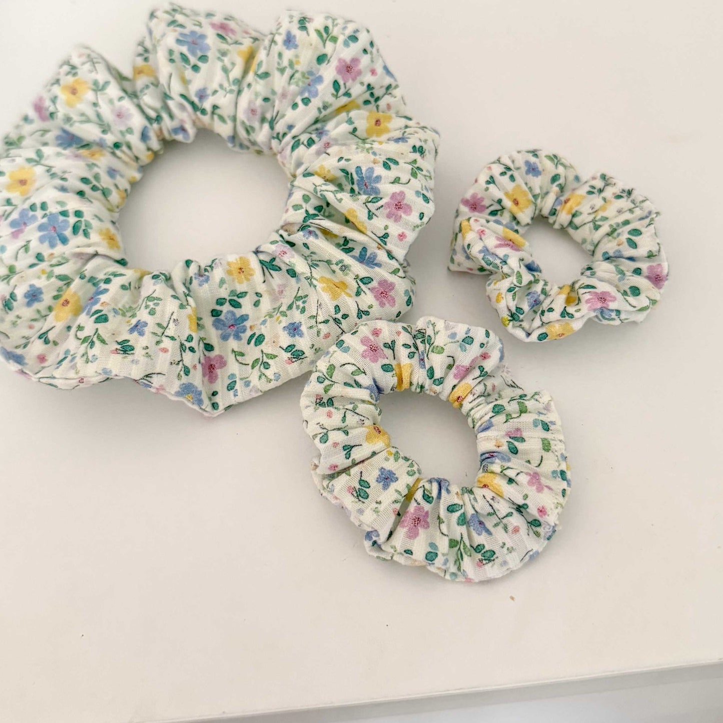 SCRUNCHIES - PASTEL PETALS