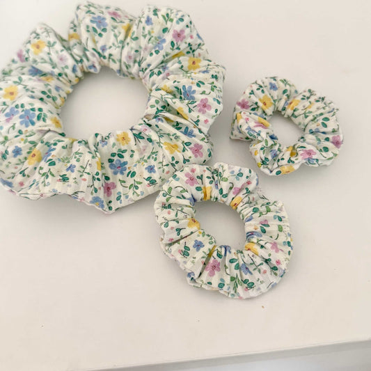 SCRUNCHIES - PASTEL PETALS